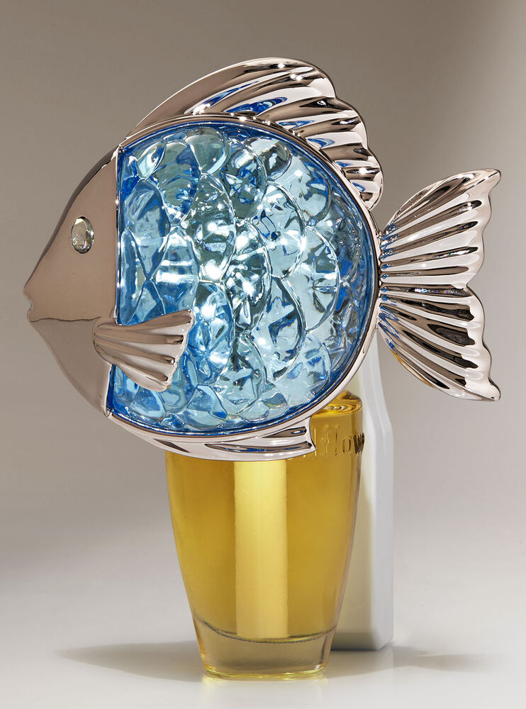 Fiber Optic Fish Nightlight Wallflowers Fragrance Plug Image 1