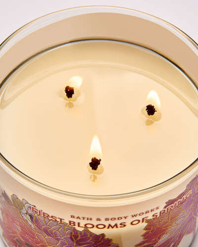 First Blooms Of Spring 3-Wick Candle