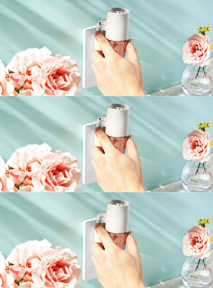 White Wallflowers Scent Control&trade; Fragrance Plug Image 4