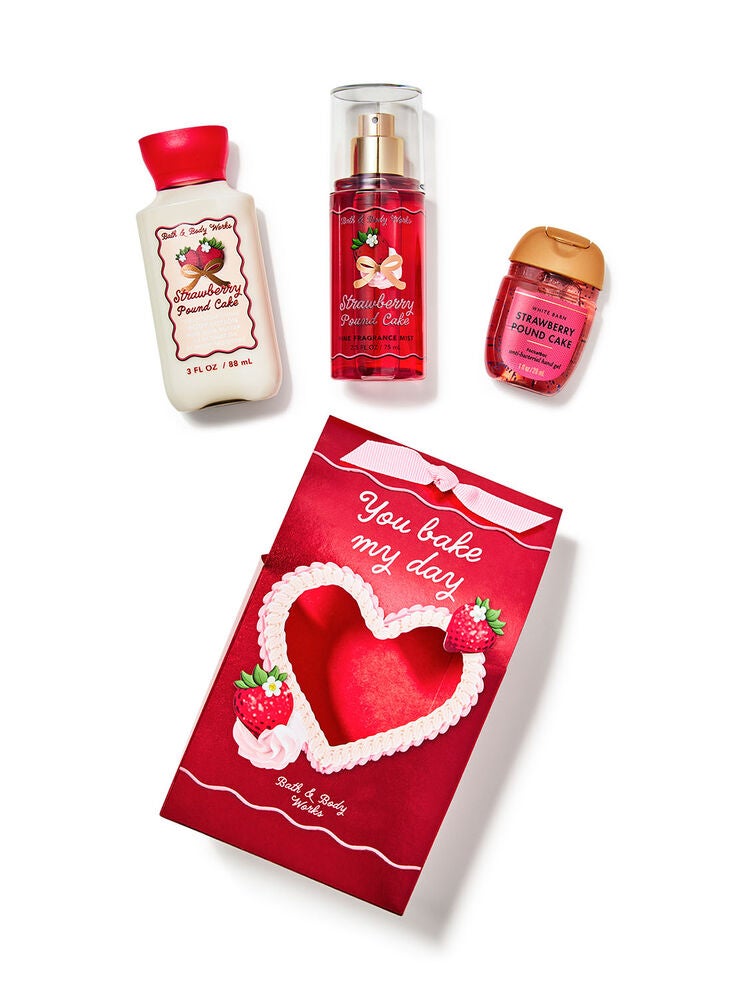 Strawberry Pound Cake Mini Gift Set Bath and Body Works