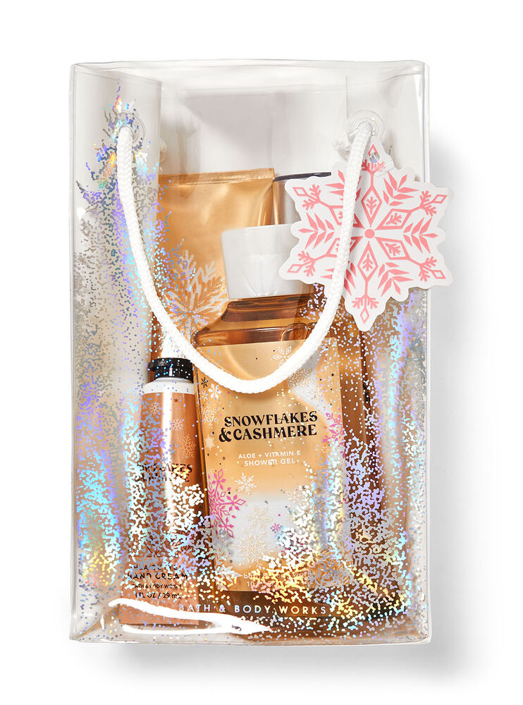 Snowflakes & Cashmere Gift Bag Set Image 2