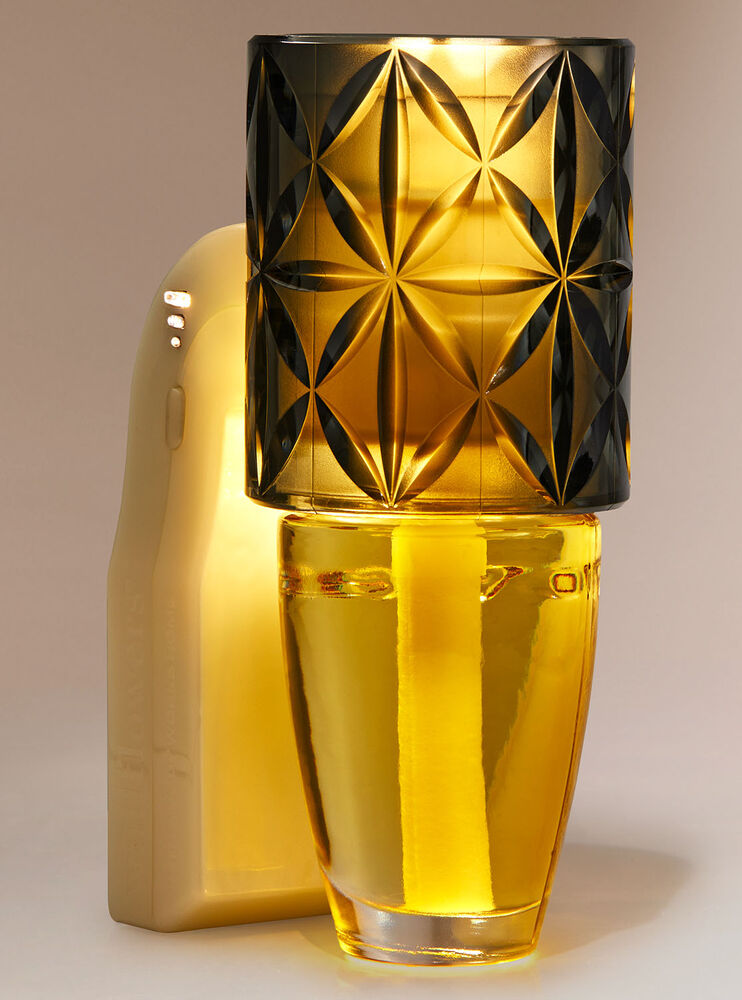 Cut Glass Look Wallflowers Scent Control&trade; Nightlight Fragrance Plug Image 1