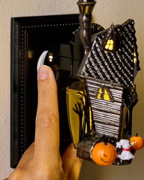 Jack Skellington's Home Scent Control™ Nightlight Wallflowers Fragrance Plug