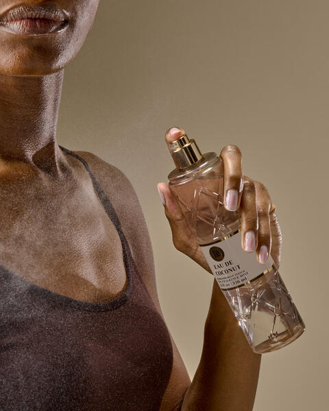 Fine bruine parfumée Eau De Coconut
