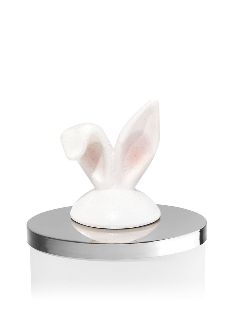 Bunny Ears 3-Wick Candle Magnet Image 1