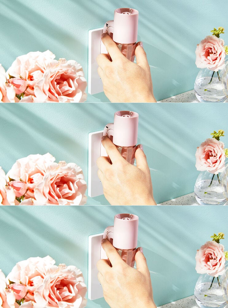 Pink Adjustable Wallflowers Scent Control&trade; Plug Image 4