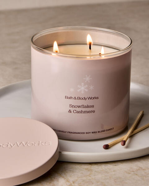 Snowflakes & Cashmere 3-Wick Candle