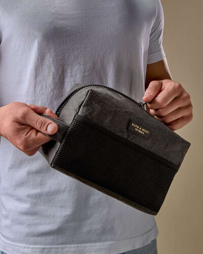 Black Dopp Kit