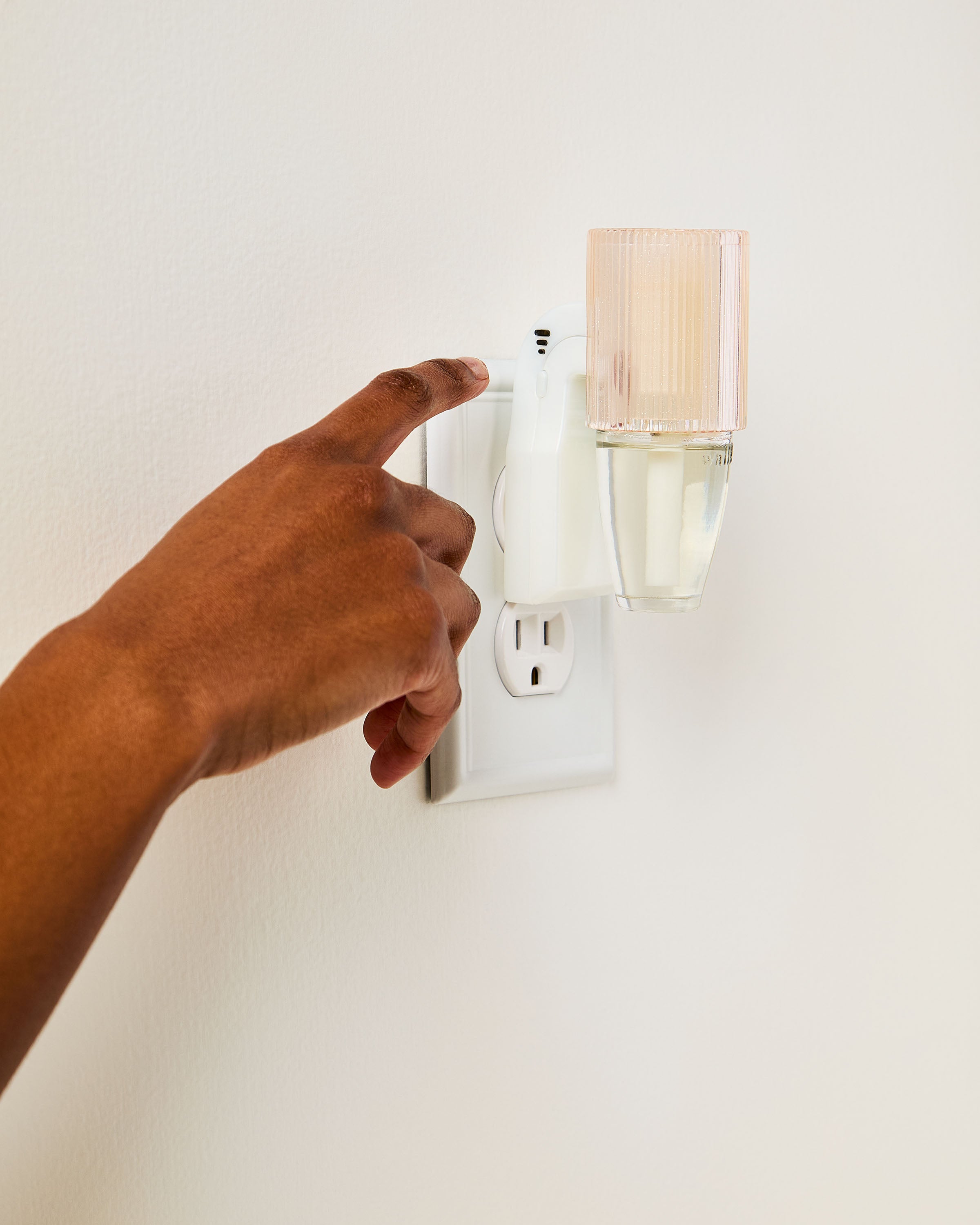 Champagne Sparkly Fluted Scent Control™ Nightlight Wallflowers Fragrance Plug