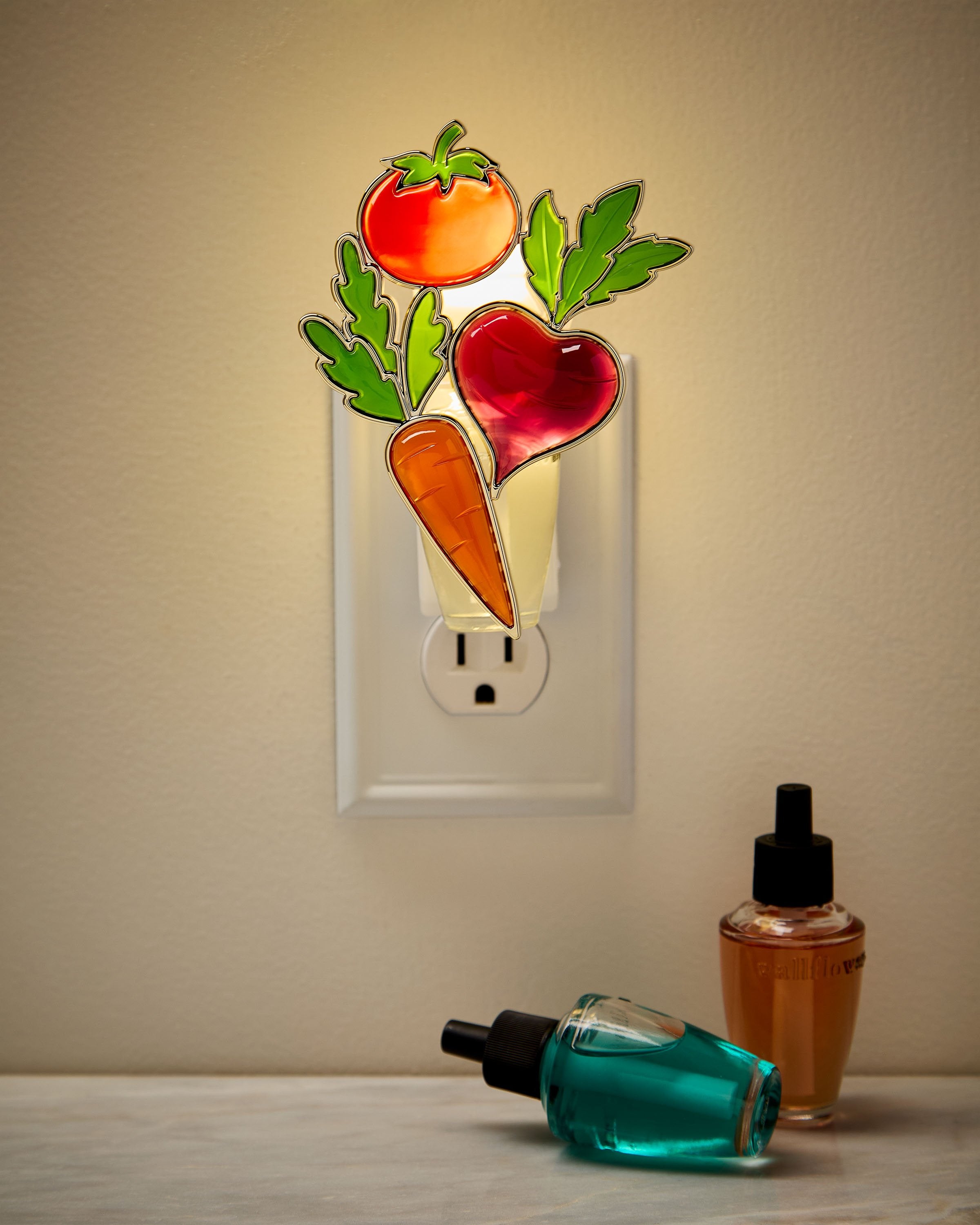 Veggie Cluster Scent Control™ Nightlight Wallflowers Fragrance Plug
