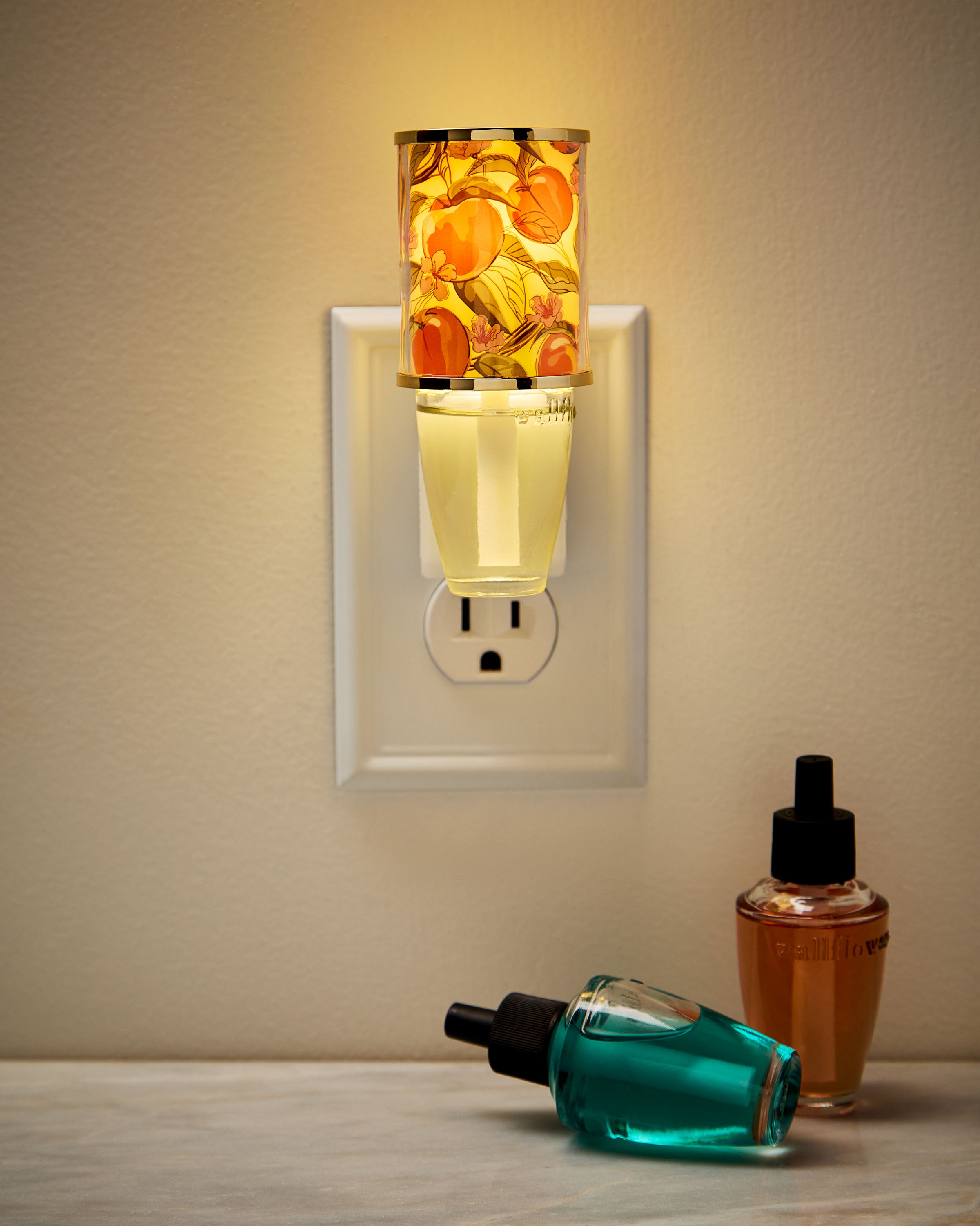 Vera Bradley Peach Scent Control™ Nightlight Wallflowers Fragrance Plug