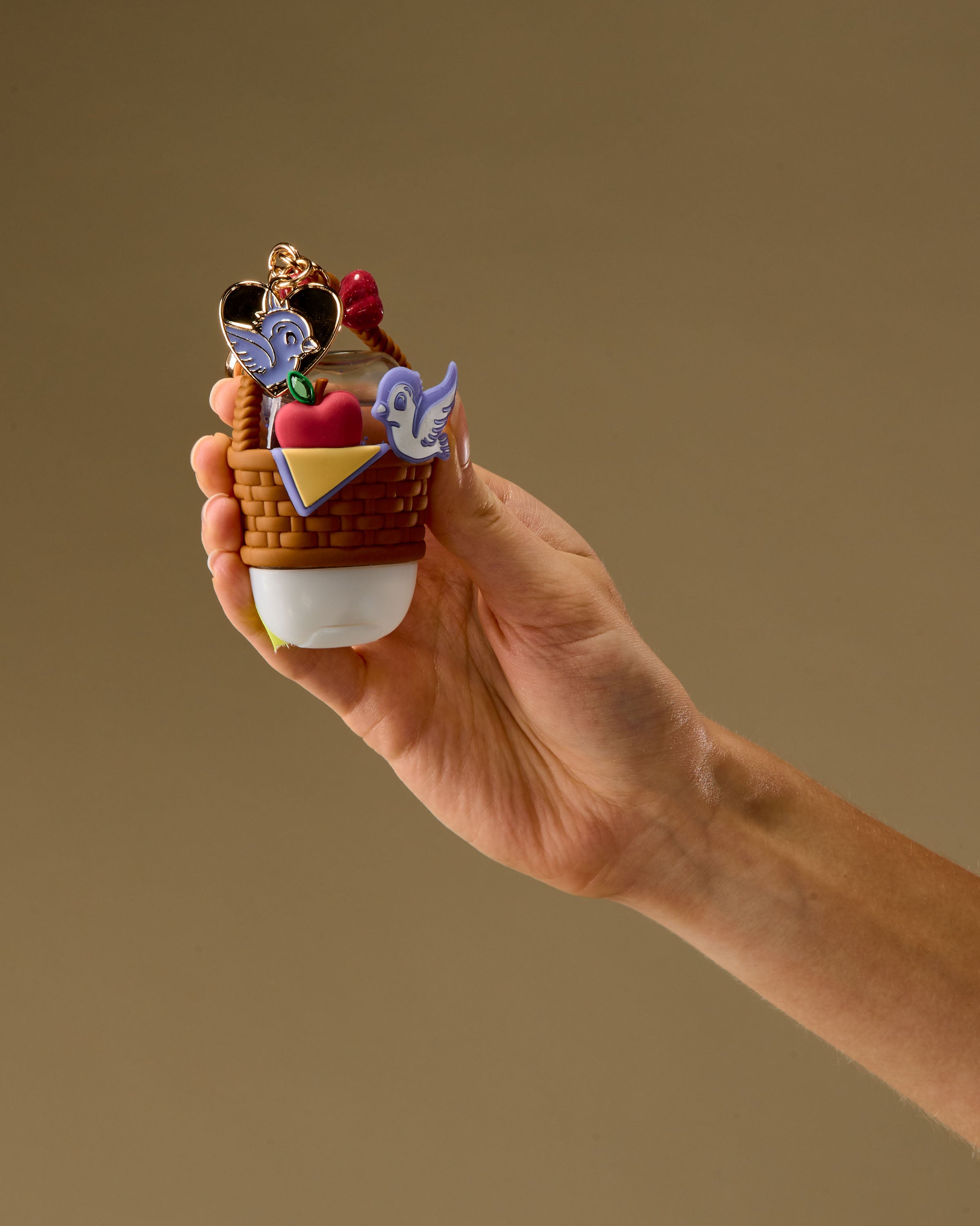 Snow White Basket PocketBac Holder