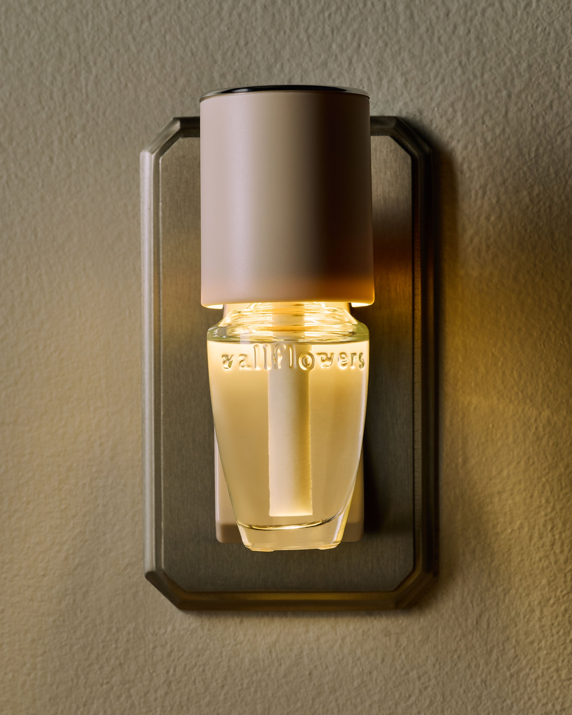 Diffuseur de fragrance Wallflowers Veilleuse avec contrôle de la fragrance cylindre crème
