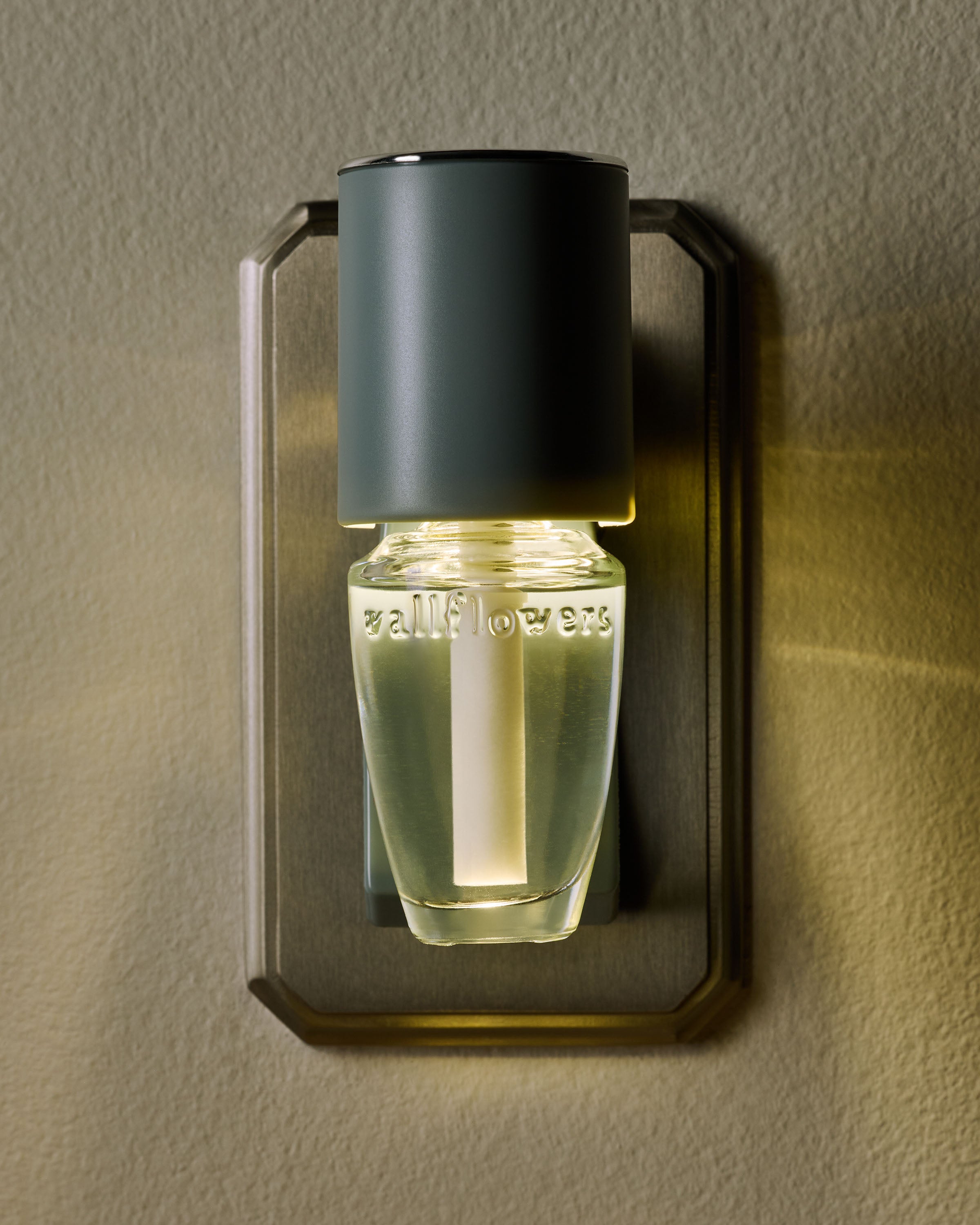 Diffuseur de fragrance Wallflowers Veilleuse avec contrôle de la fragrance cylindre bleu pâle