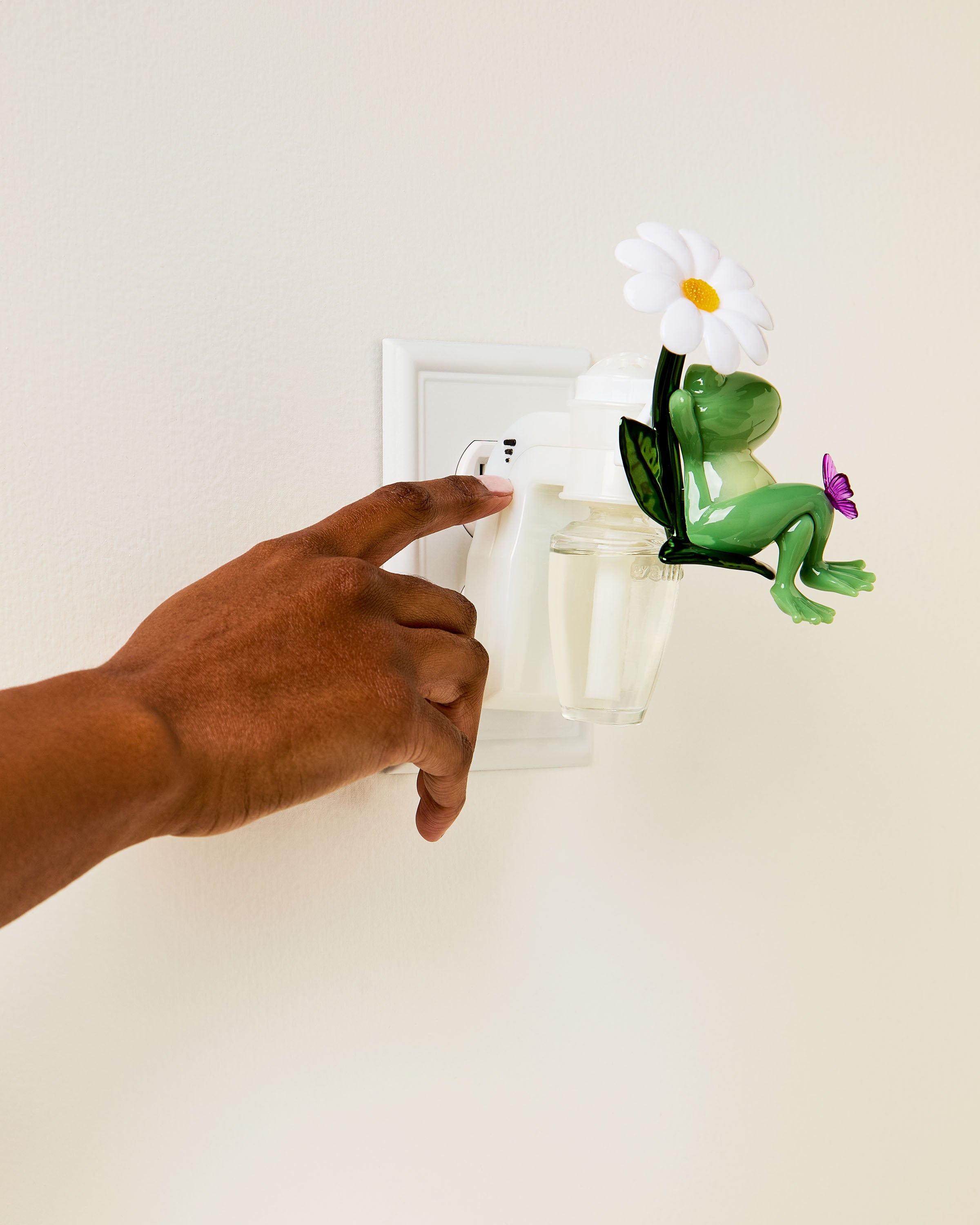 Frog with Flower Scent Control™ Nightlight Wallflowers Fragrance Plug