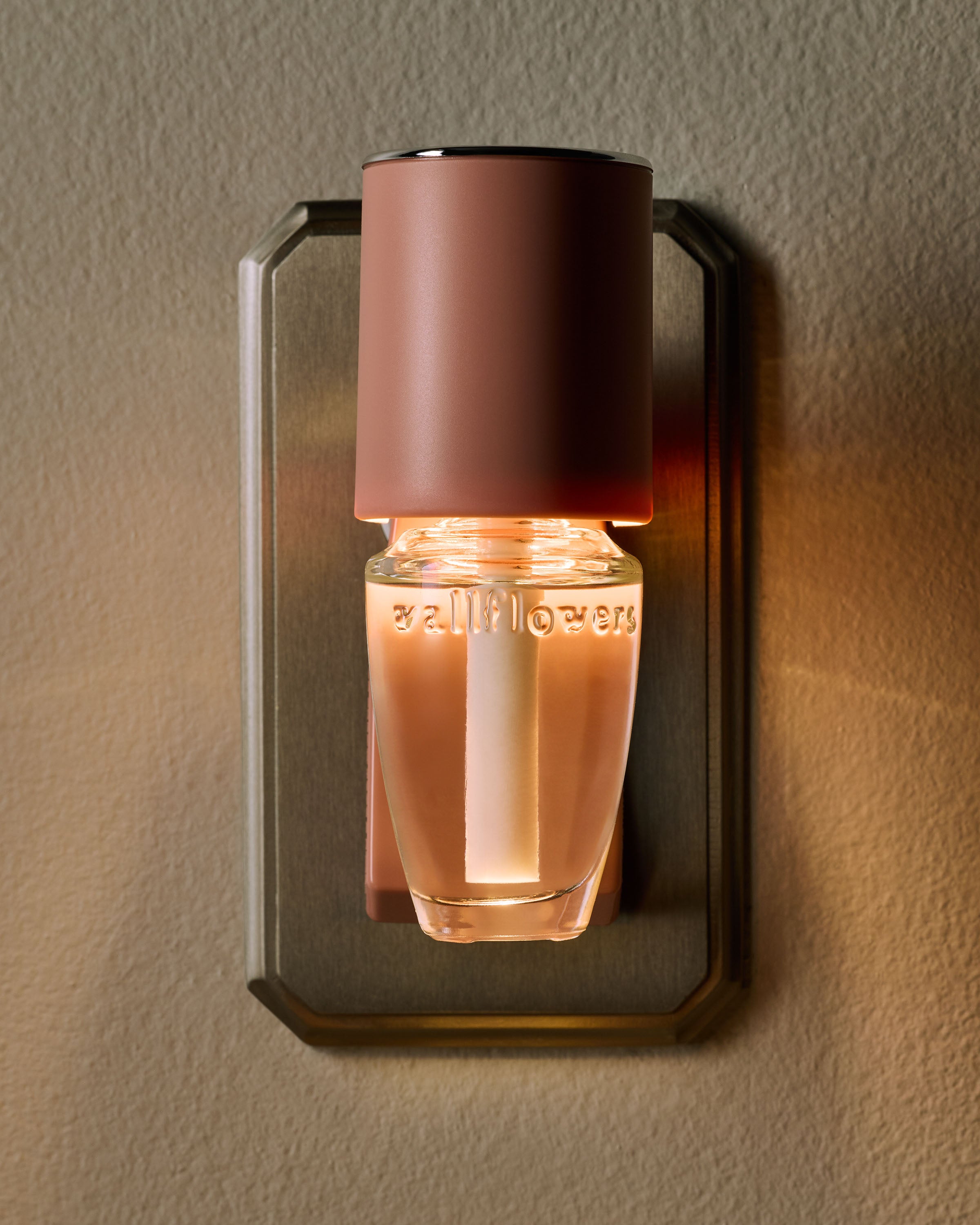 Diffuseur de fragrance Wallflowers Veilleuse avec contrôle de la fragrance cylindre rose