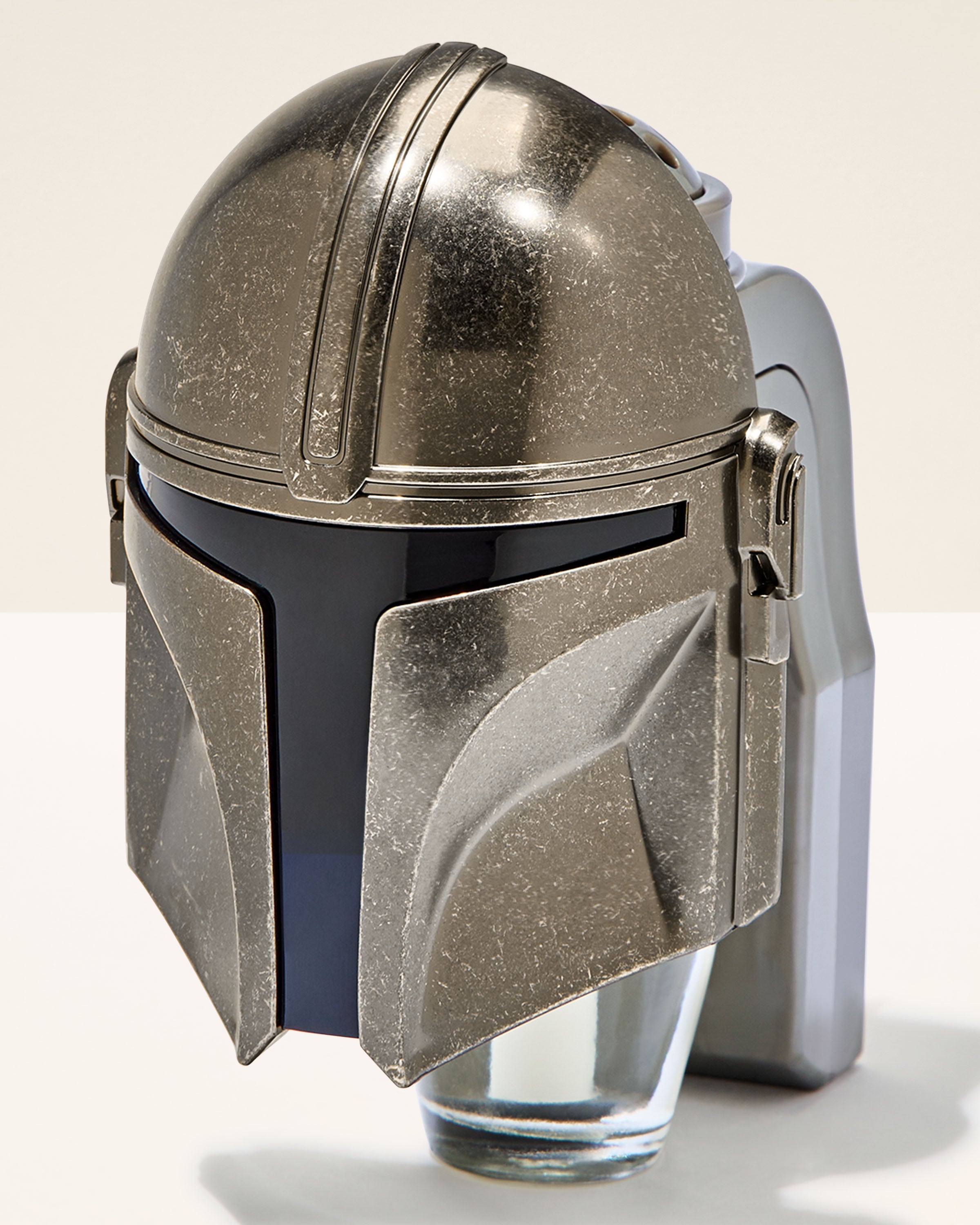 The Mandalorian Helmet Scent Control™ Nightlight Wallflowers Fragrance Plug