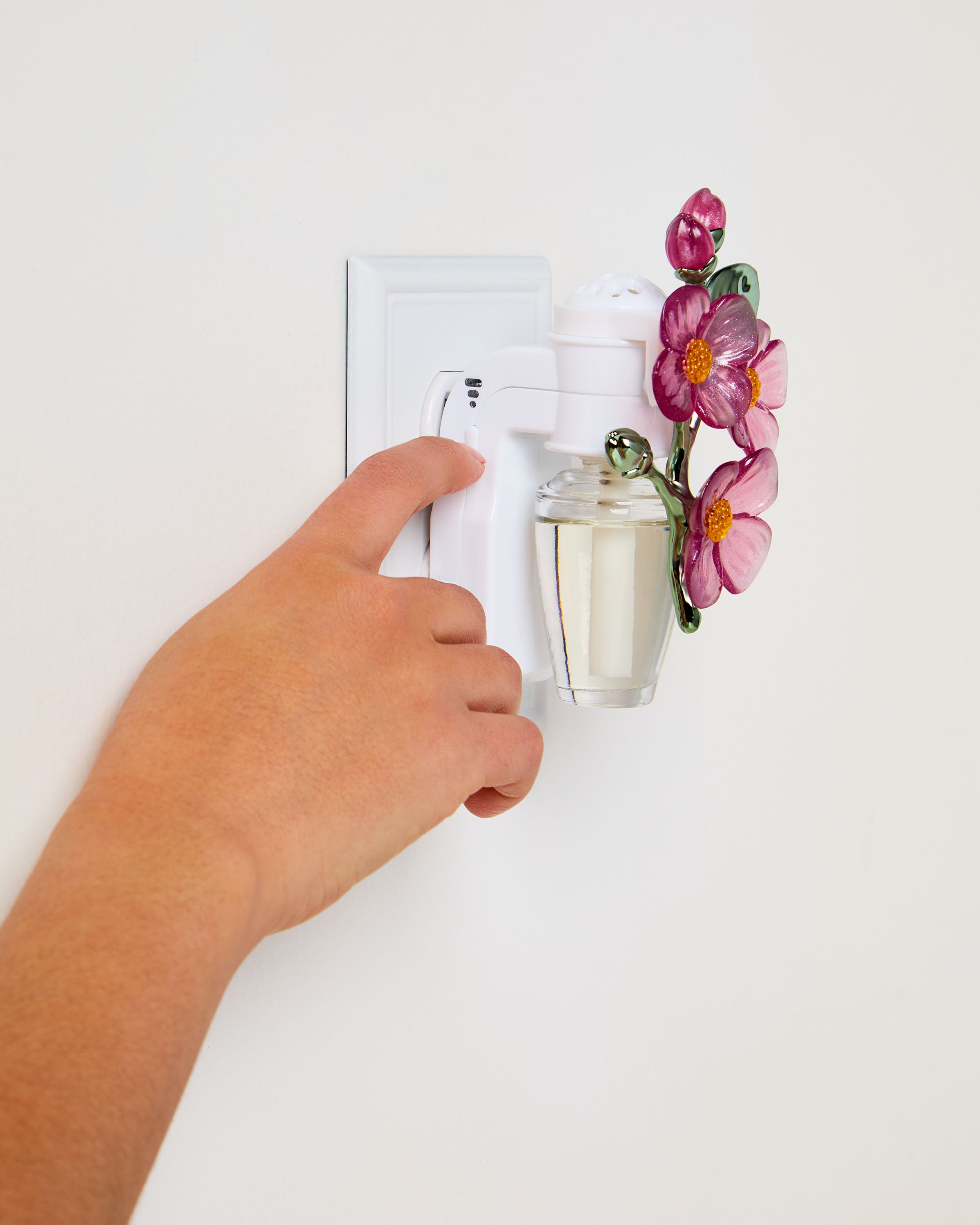Fresh Blooms Scent Control™ Nightlight Wallflowers Fragrance Plug