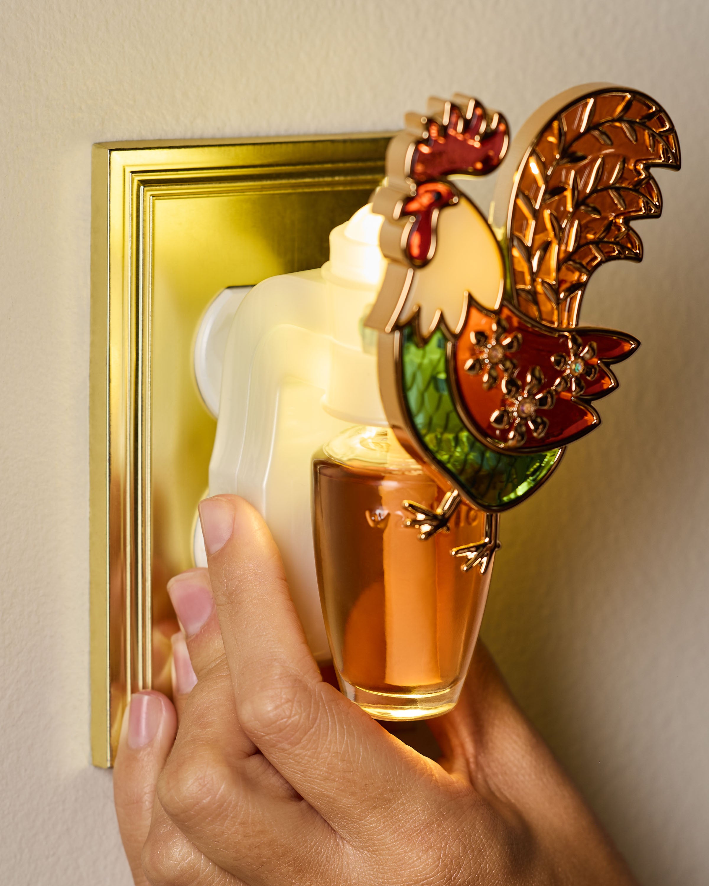 Diffuseur de fragrance Wallflowers Veilleuse coq en vitrail